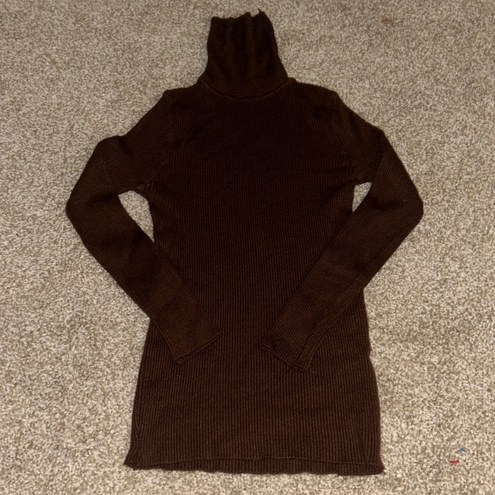 ☀️🛍️ 3/$10 Brown Turtleneck ☀️🛍️